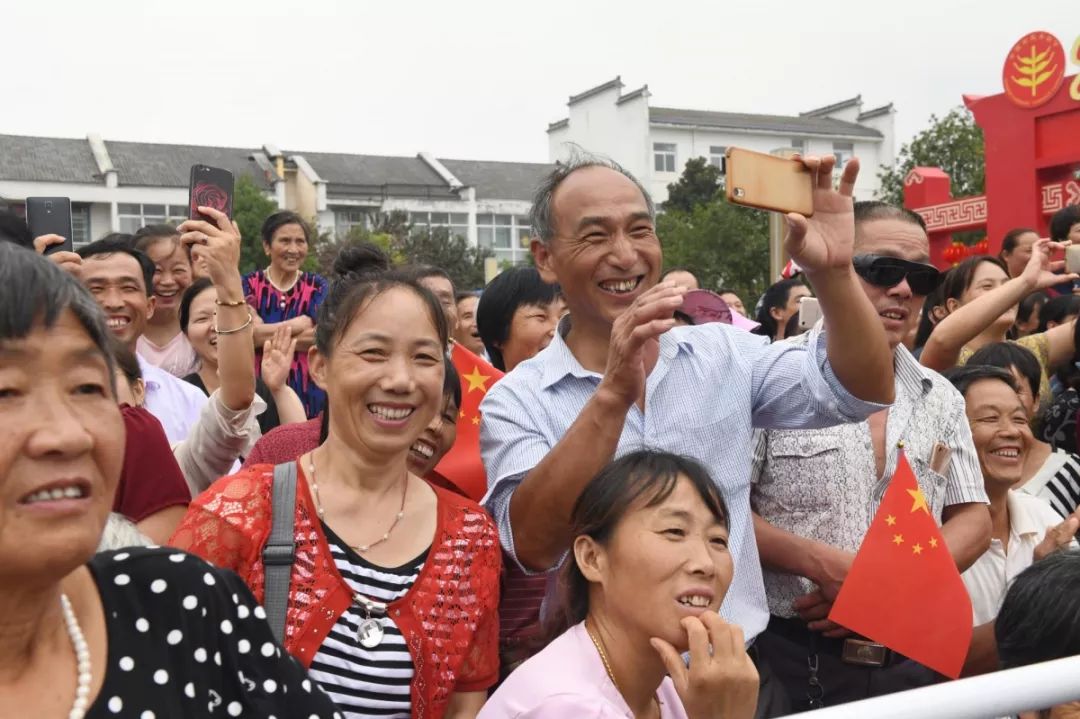DSC_4070.JPG 到人民中去! | 省文联文艺志愿服务活动走进舒茶(图23)