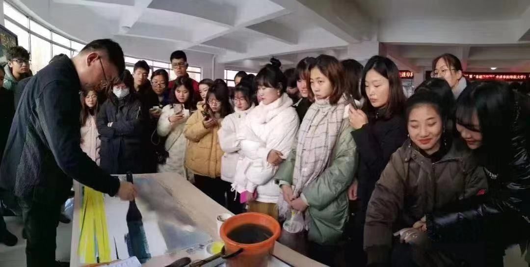 文艺名家进高校--省文联文艺小分队走进阜阳师范大学(图5) 文艺名家进高校--省文联文艺小分队走进阜阳师范大学(图5)