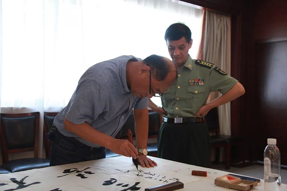 不忘初心跟党走 双拥共建一家亲 ——省文联文艺志愿服务走进省军区军营(图16) 不忘初心跟党走 双拥共建一家亲 ——省文联文艺志愿服务走进省军区军营(图16)