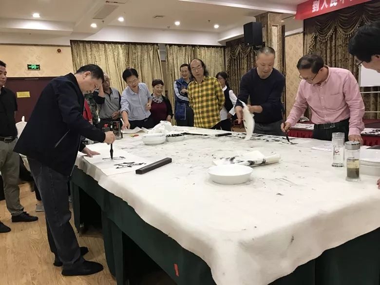 微信图片_20191012193853.jpg 省书协赴太湖开展“到人民中去”——文艺志愿服务培训活动(图9)