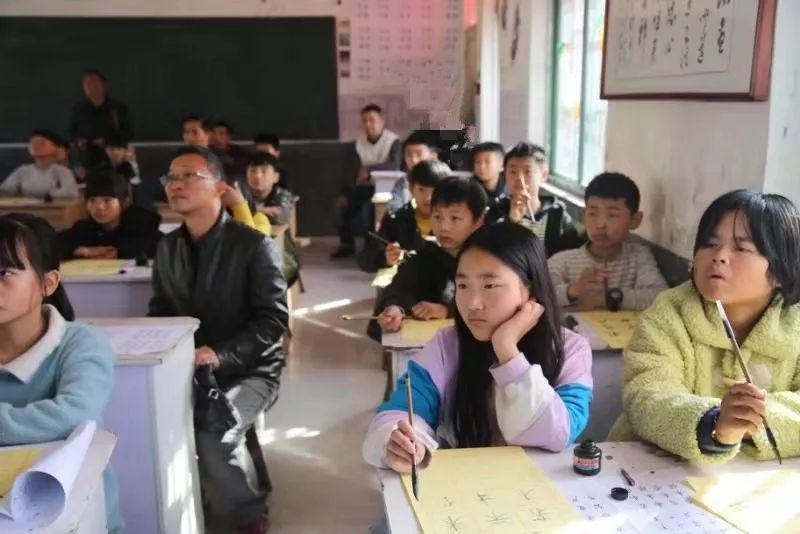 墨舞传文脉，书香盈校园——省书协新文艺业态工作委员会赴涡阳县书开展书法进校园活动(图5)