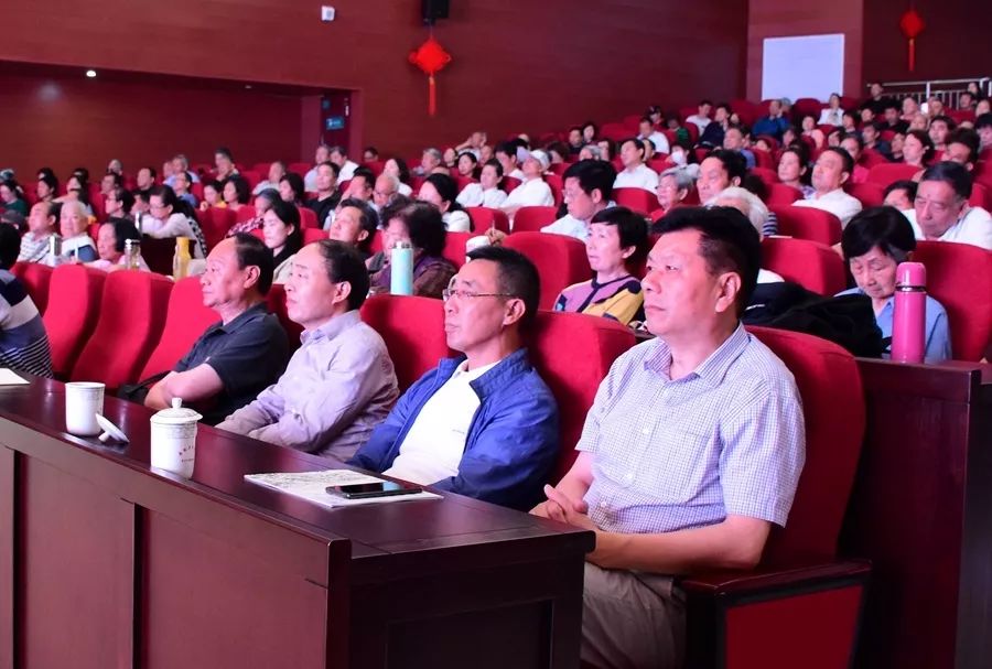 省书协主席吴雪走进安徽老年大学开展公益讲座(图3) 省书协主席吴雪走进安徽老年大学开展公益讲座(图3)