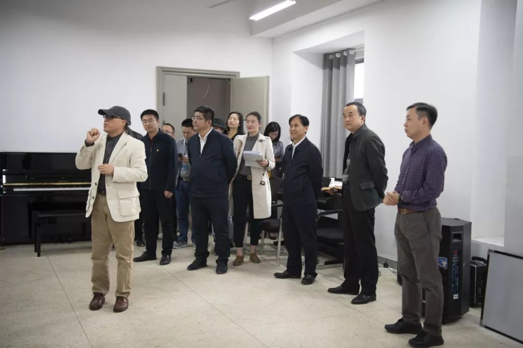 文艺名家进高校——省文联文艺小分队走进安徽理工大学(图18) 文艺名家进高校——省文联文艺小分队走进安徽理工大学(图18)