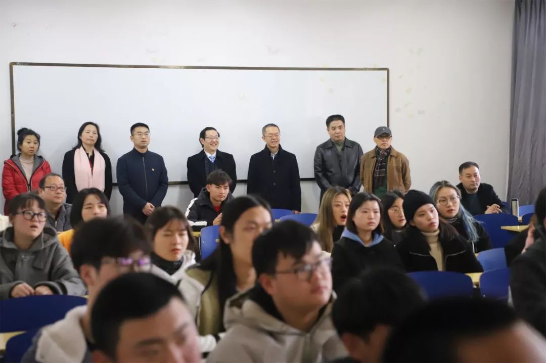 文艺名家进高校--省文联文艺小分队走进池州学院(图3)