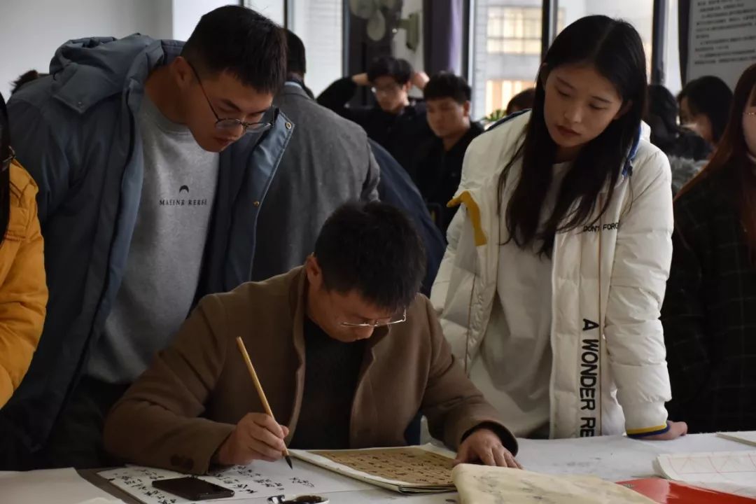 文艺名家进高校--省文联文艺小分队走进池州学院(图9)