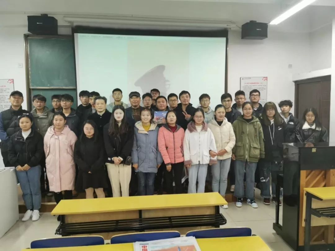 微信图片_20191201171945.jpg 文艺名家进高校--省文联文艺小分队走进池州学院(图17)