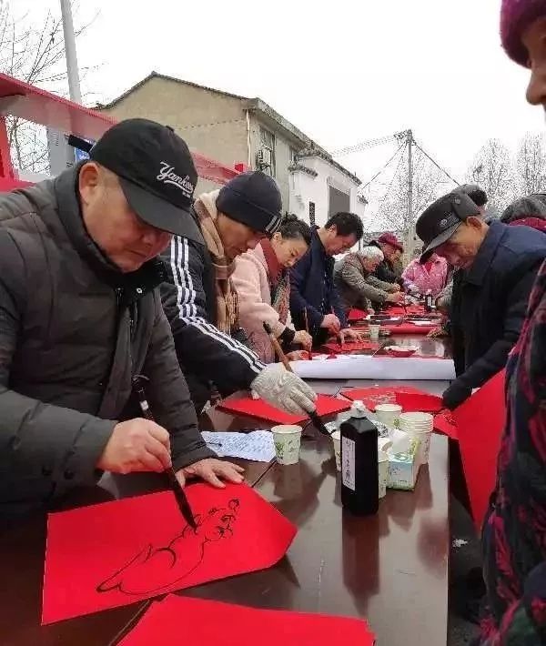 全省书法界深入开展2020“我们的中国梦”——文化进万家、暨“同心同书·祖国新春好”送万福进万家活动(图8) 全省书法界深入开展2020“我们的中国梦”——文化进万家、暨“同心同书·祖国新春好”送万福进万家活动(图8)