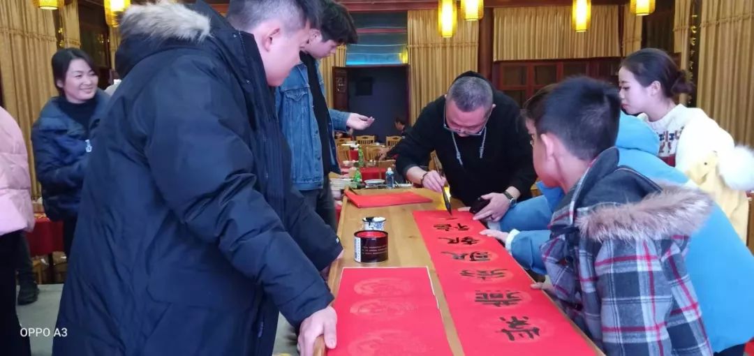 全省书法界深入开展2020“我们的中国梦”——文化进万家、暨“同心同书·祖国新春好”送万福进万家活动(图19) 全省书法界深入开展2020“我们的中国梦”——文化进万家、暨“同心同书·祖国新春好”送万福进万家活动(图19)