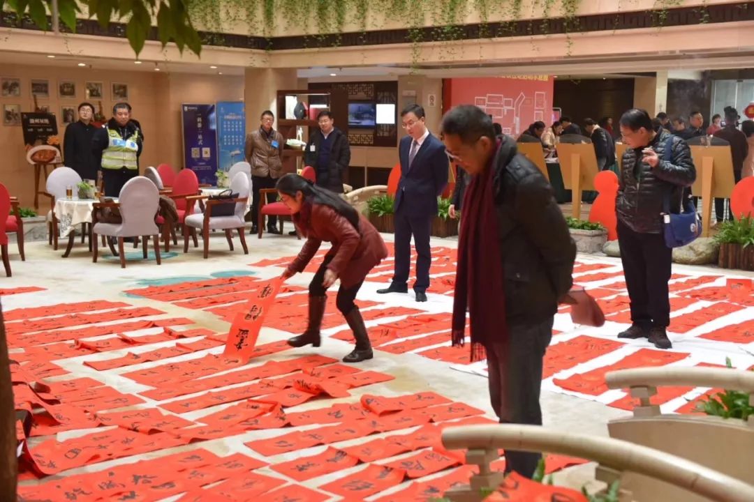 全省书法界深入开展2020“我们的中国梦”——文化进万家、暨“同心同书·祖国新春好”送万福进万家活动(图23) 全省书法界深入开展2020“我们的中国梦”——文化进万家、暨“同心同书·祖国新春好”送万福进万家活动(图23)