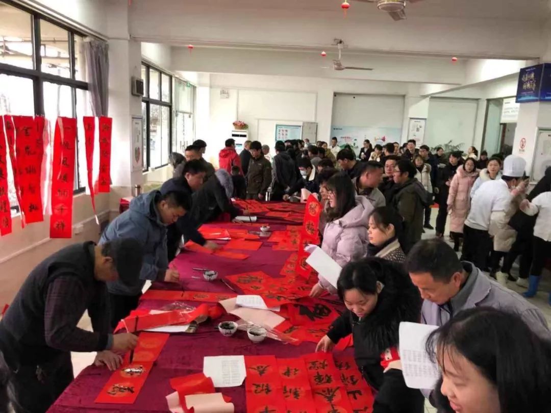 全省书法界深入开展2020年“我们的中国梦”——文化进万家暨“同心同书·祖国新春好”送万福进万家活动(二)(图38) 全省书法界深入开展2020年“我们的中国梦”——文化进万家暨“同心同书·祖国新春好”送万福进万家活动(二)(图38)