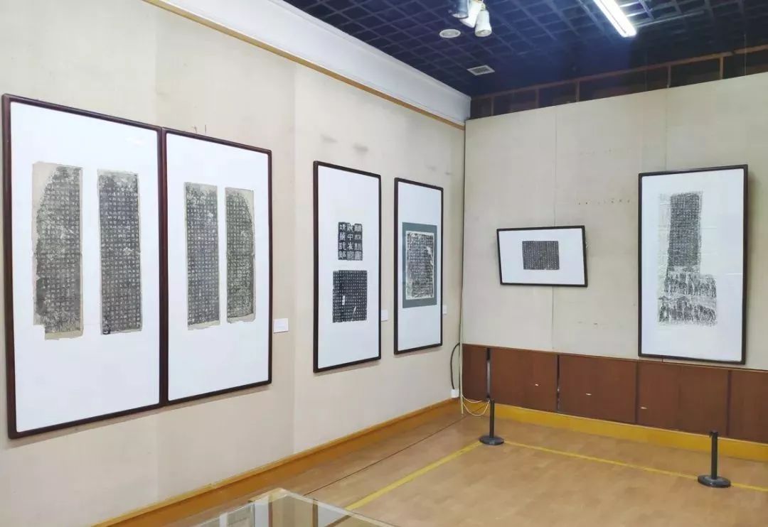 “庆祝中华人民共和国成立70周年——合肥市第六届书法大展”在亚明艺术馆开幕(图33) “庆祝中华人民共和国成立70周年——合肥市第六届书法大展”在亚明艺术馆开幕(图33)