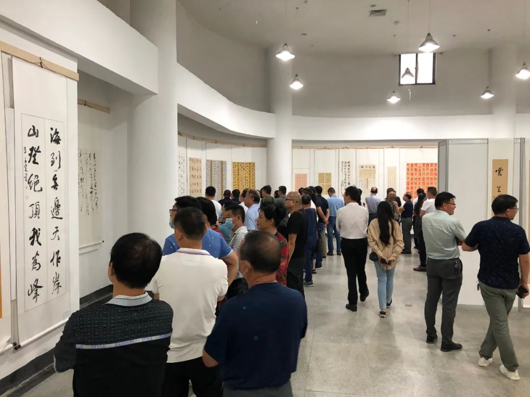 淮南市优秀获奖书家作品展在淮南市博物馆开幕(图7) 淮南市优秀获奖书家作品展在淮南市博物馆开幕(图7)