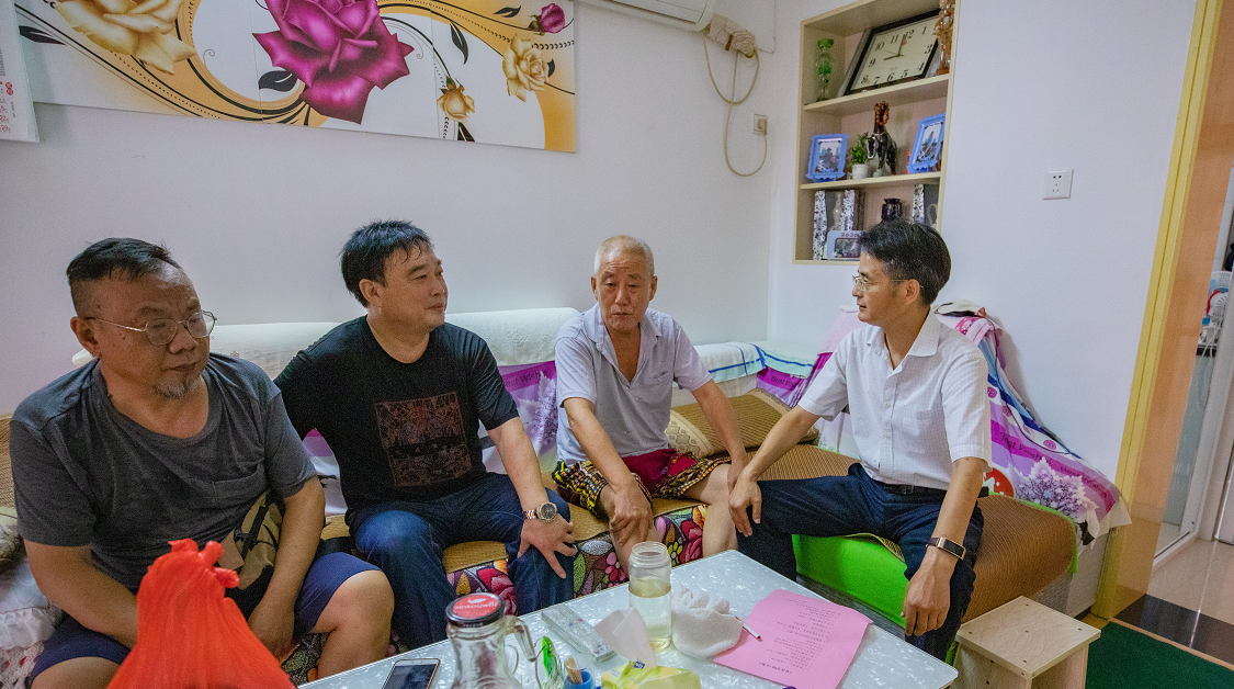 安庆市书法家协会深入社区开展 文明创建志愿者活动(图3)