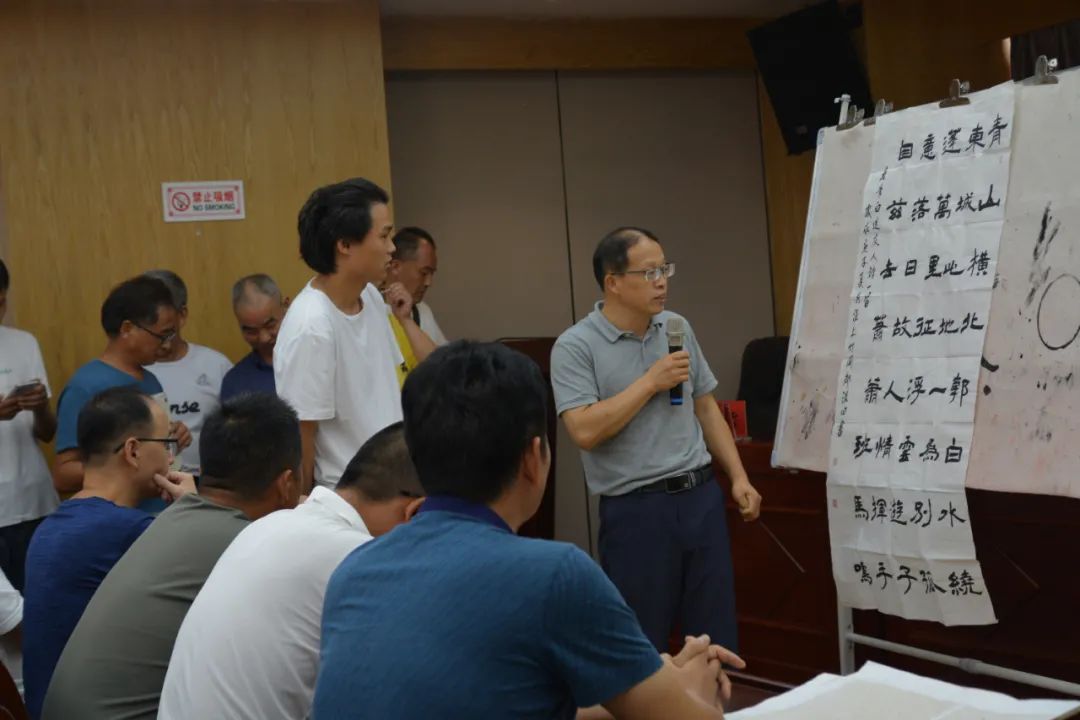 学习宣传习近平总书记考察安徽重要讲话精神 | 省书协赴利辛、阜南举办公益大讲堂(图7) 学习宣传习近平总书记考察安徽重要讲话精神 | 省书协赴利辛、阜南举办公益大讲堂(图7)