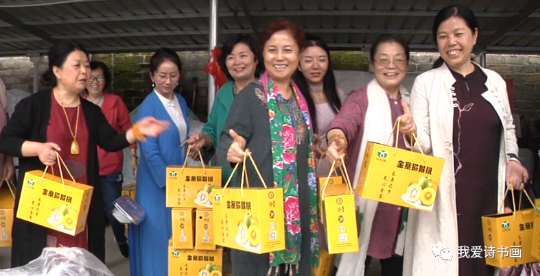 安徽省女书协公益课堂走进斑竹园实验中学(图7) 安徽省女书协公益课堂走进斑竹园实验中学(图7)