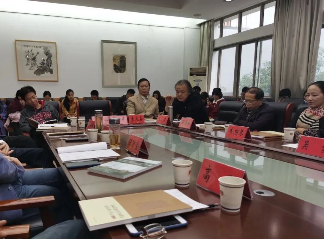 首届安徽省大学生书法篆刻艺术作品展暨省书协学术进高校交流座谈会在安徽师范大学美术学院举行(图6) 首届安徽省大学生书法篆刻艺术作品展暨省书协学术进高校交流座谈会在安徽师范大学美术学院举行(图6)