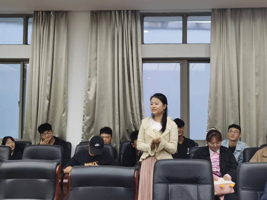 首届安徽省大学生书法篆刻艺术作品展暨省书协学术进高校交流座谈会在安徽师范大学美术学院举行(图9) 首届安徽省大学生书法篆刻艺术作品展暨省书协学术进高校交流座谈会在安徽师范大学美术学院举行(图9)