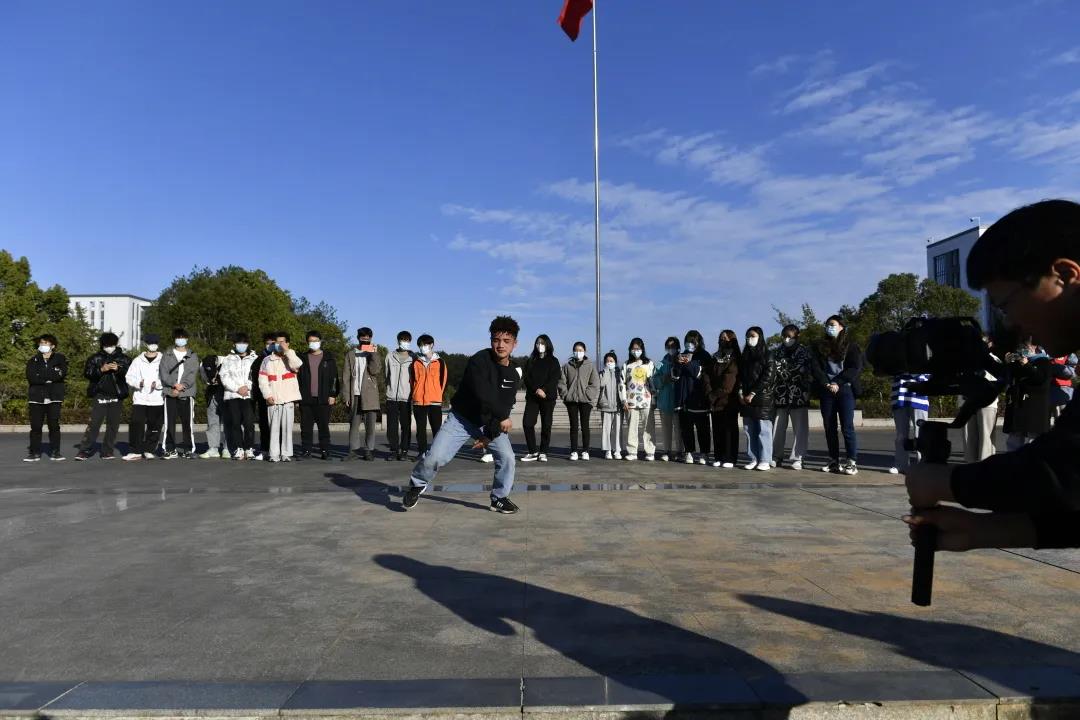 “文化名家进高校”暨 “非遗进校园”走进黄山学院(图7)