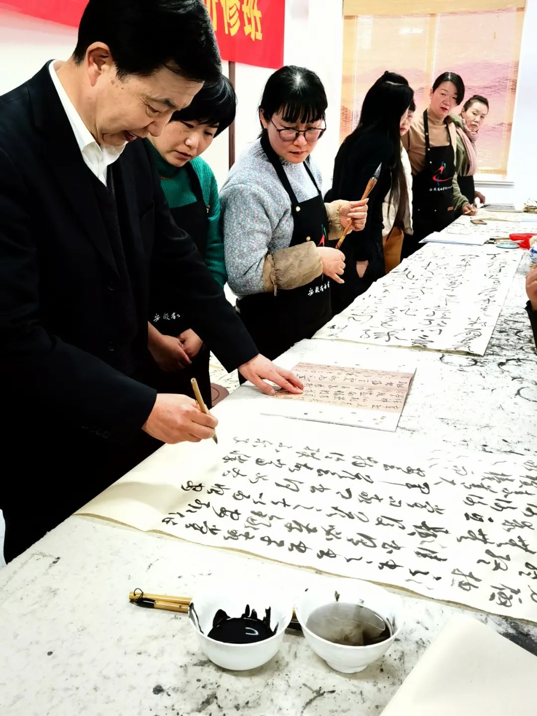 安徽省女书法家协会张学群导师草书研修班开班仪式在迅达文化集团成功举办(图17) 图片