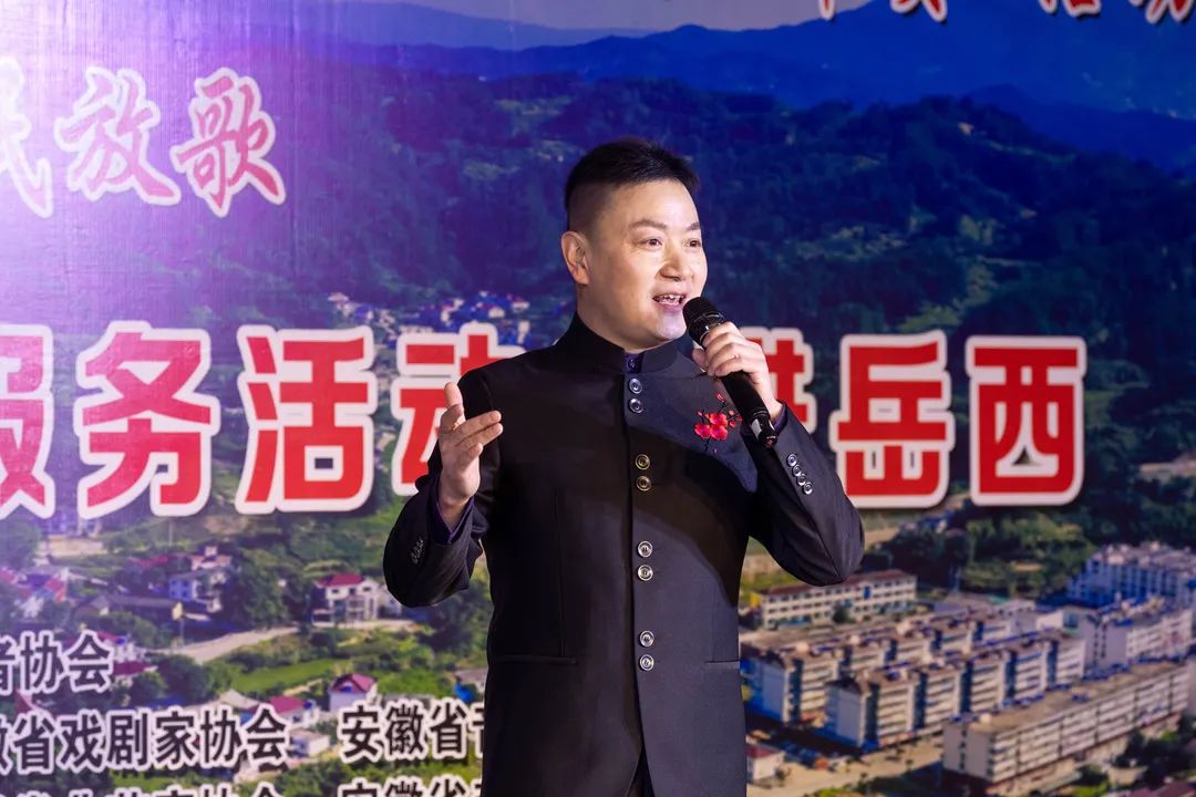 为时代和人民放歌|省文联文艺志愿服务活动走进革命老区岳西 2022年送“文化年货”活动正式启动(图9) 图片